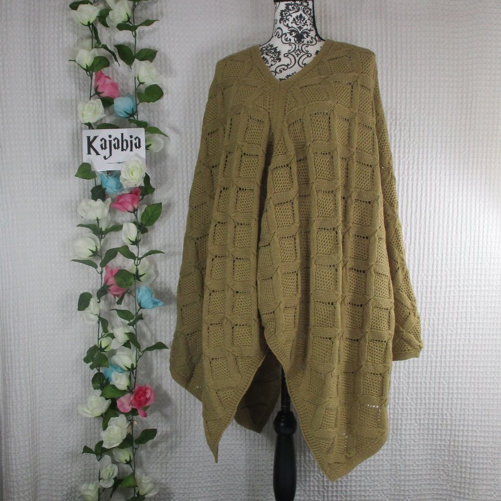 J. FASHION Knit Poncho NWT One Size